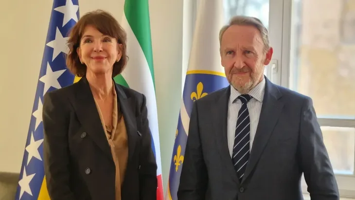 Izetbegovic arhild Spence