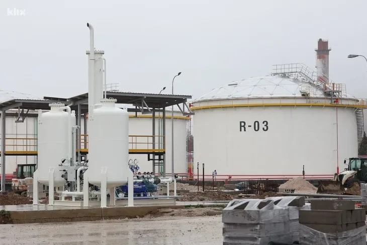 Naftni terminal Blazuj