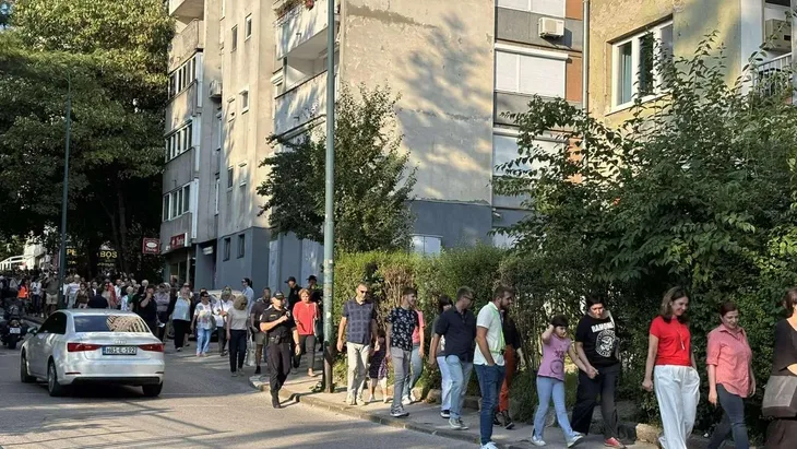 Protestna setnja gradjana visnjikajpg 1200