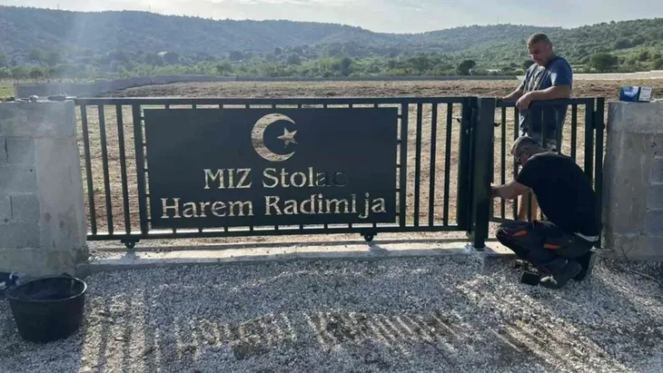 Stolac mezaristan stolac10920251jpg 1200