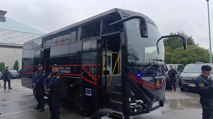 Sudska policija bus bjpg 1200