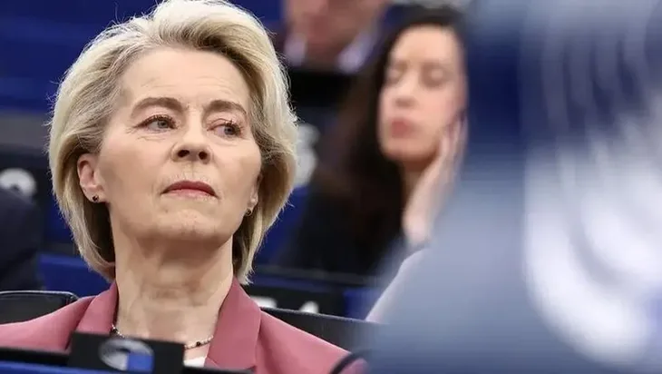 Ursula von der leyen 372