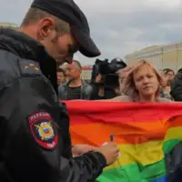 Policija i LGBT 872x610