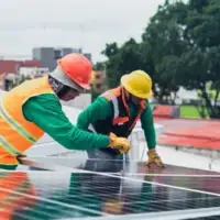 Solarna energija radnici Foto: Pexels