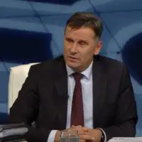 Fadil Novalic Hayat