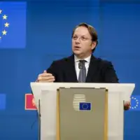 Olivér Várhelyi