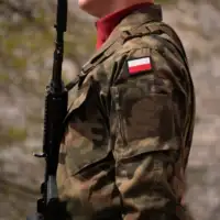 Poljska vojnik shutterstock 2154864211 768x518