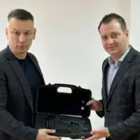 Nesic nesic poklon pistolj foto nesic fb