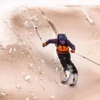 Skijaše na Alpama