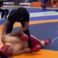 MMA KAZAHSTAN Trenutak kada je borac pao na tlo. Screenshot