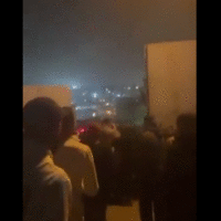 Palestinci ruše zid razdvajanja Izraela