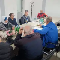 Faris Hasanbegović    sa dobitnicima ratnih priznanja i odlikovanja