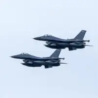avion Otvoreno nebo f 16