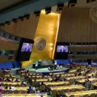 Un