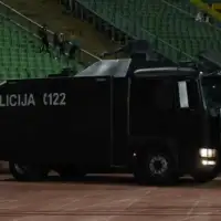 Policija mup oklopno vozilo 1 872x610