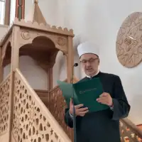 Nedžad-ef. Grabus  Kiseljak Muftija grabus klanjao prvu dzumu u obnovljenoj dzamiji u milodrazu  Kiseljak