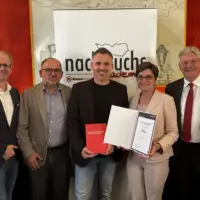 Haris Bilajbegović  Bilajbegović kao diplomac akademije klagenfurtskog instituta