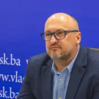 NIjaz Hušić- vodi "beskrvnu" vladu