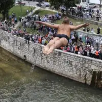 Skokovi na Bentbasi international high diving event sarajevo bentbasa 2017 1502377138