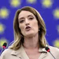 Roberta metsola x