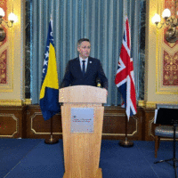 Denis becirevic u londonu obracanje 1jpg