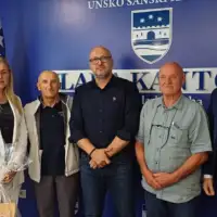 Premijer  Hušić sa Sanjanima