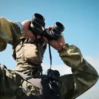 Rusija vojnik gleda nebo foto Rusko ministarstvo odbrane