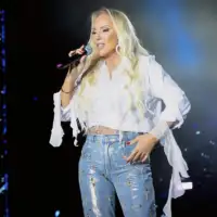 Lepa Brena