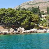 Na plaži Mlini u Župi dubrovačkoj