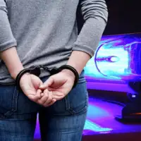 Zena djevojka uhapsenje policija