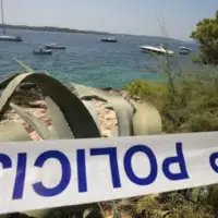 policija hvar otok more 768x456