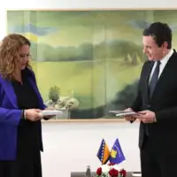 albin kurti  Jasna Duraković