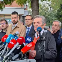 Protesti pred ohr durakovijpg
