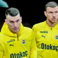 Edin Džeko Dominik Livaković