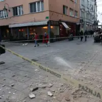 Opasnost na Ferhadiji Ponovno obrusavanje fasade u centru Sarajeva