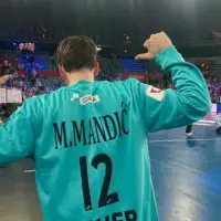 Filip Mandic u dresu Mateja Mandica