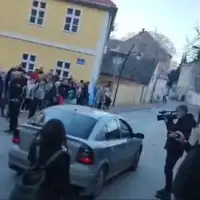 Novi sad Vozač se zaletio u okupljene