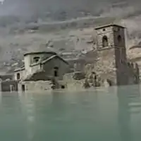Italija selo potopljeno izranja