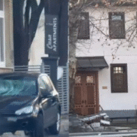 Autom udario u dzamiju
