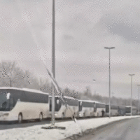 Kolone autobusa na putu za Vučićev miting u Sremskoj Mitrovici