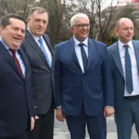 Milan Knezevic i Andrija Mandic na sastanku s Miloradom Dodikom