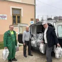 Merhamet podijelio 100 porodičnih paketa socijalno ugroženim u Sanski Most