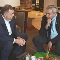 Milorad Dodik na jednom od neformalnih sastanaka u Izraelu