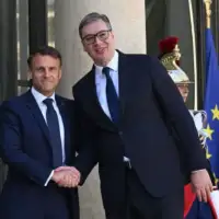 Macron Vucic