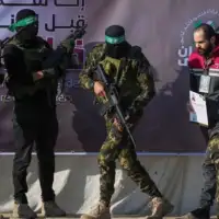 Hamas oslobodio 196 talaca jos 24 drze zarobljena