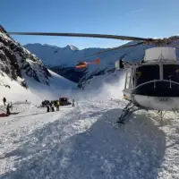 Lavina zatrpala ljude u svicarskim Alpama