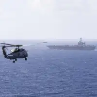 Americki nosac aviona USS Truman nakon burnog boravka u Crvenom moru 1
