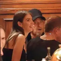 Al Pacino snimljen u drustvu 28 godisnje novinarke