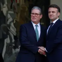 Starmer i Macron Reuters