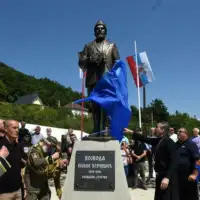 Vladimir Janković Crna Gora Jankovic u crnoj majici dolje lijevo na otkrivanju spomenika cetnickom komandantu Durisicu